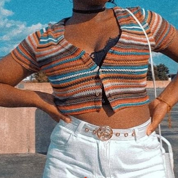V Neck Button Striped Multicolor Crop Top SHEIN - Picture 2 of 4
